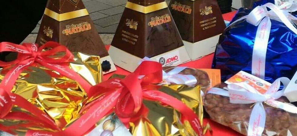 (Foto: Facebook Admo Trentino) L'Admo in piazza con 'Un panettone per la vita': si porta speranza a chi lotta contro le neoplasie del sangue
